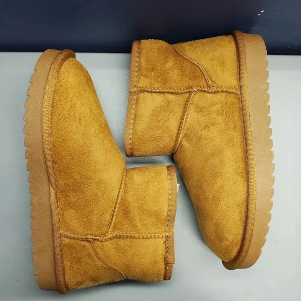 Cushionaire Hipster Mini Winter Boots Womens‎ US Size 7 Brown Synthetic Pull On